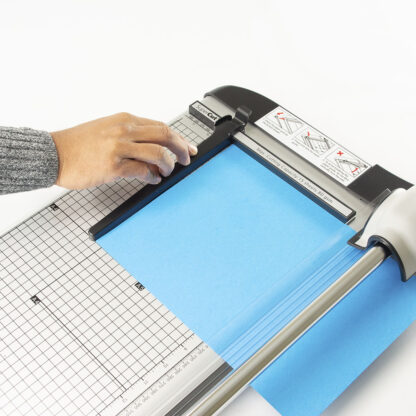 A4 Heavy Duty Trimmer, 360mm Cut - Image 3